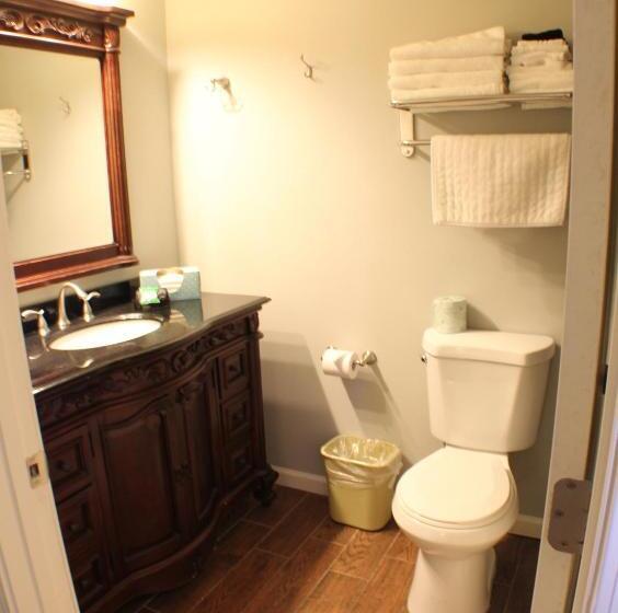 The Dahlonega Square Hotel & Villas