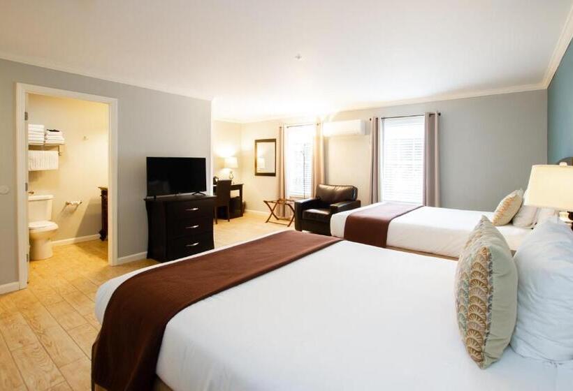 The Dahlonega Square Hotel & Villas