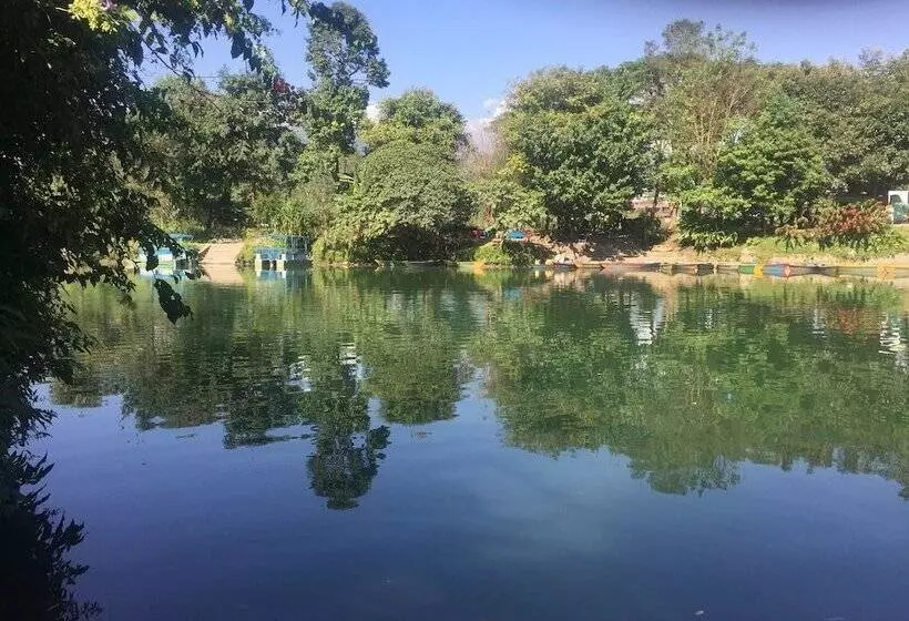 پانسیون Harry Guest House & Restaurant