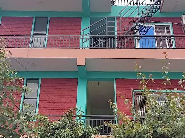 پانسیون Harry Guest House & Restaurant
