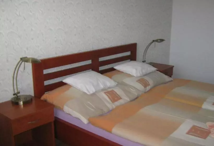 Majatalo Penzion U Radnice