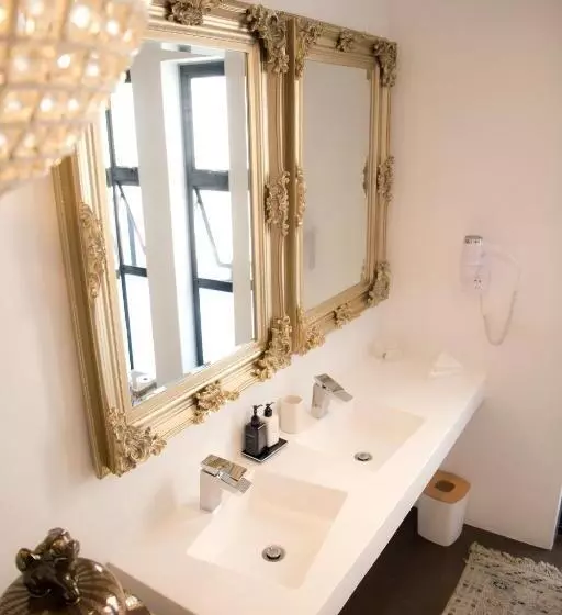 پانسیون The Rez Guesthouse