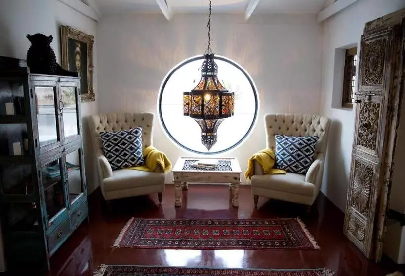 پانسیون The Rez Guesthouse