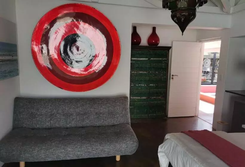 پانسیون The Rez Guesthouse