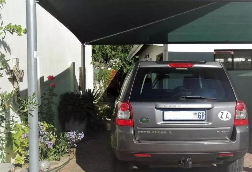 ペンション Willow Cottage George