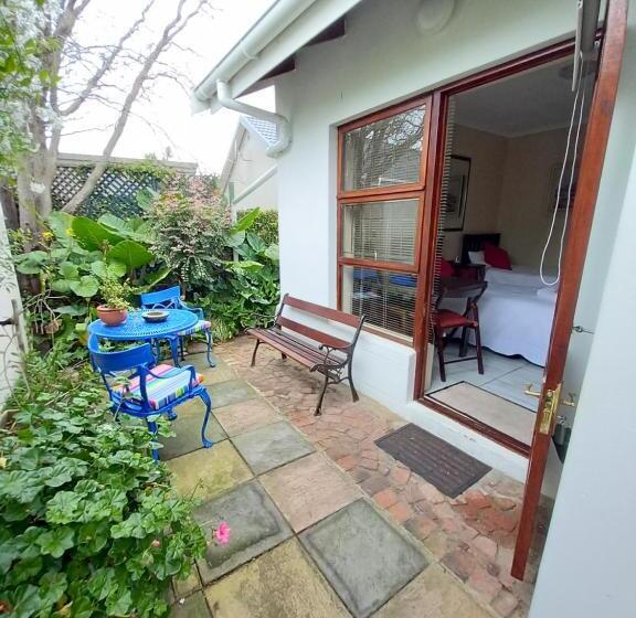 پانسیون Willow Cottage George