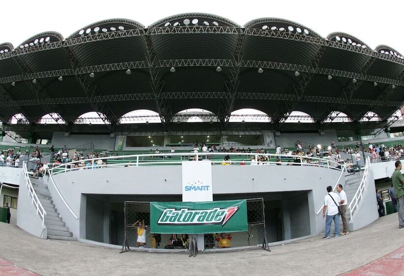 Hostel Mahogany Tourist Inn