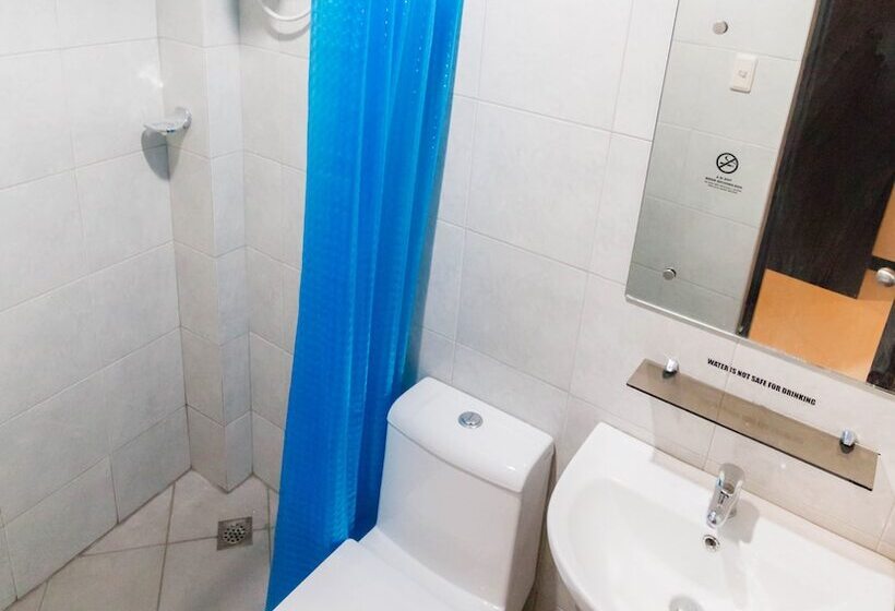 Hostel Mahogany Tourist Inn