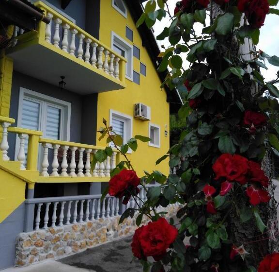 پانسیون Pansion Renata