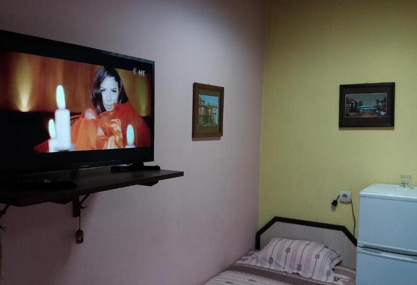 펜션 стаи за гости ореха троян Private Rooms Oreha