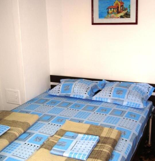 펜션 стаи за гости ореха троян Private Rooms Oreha