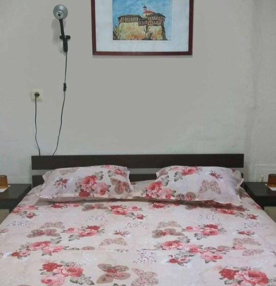 펜션 стаи за гости ореха троян Private Rooms Oreha