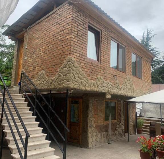 پانسیون Tamarioni