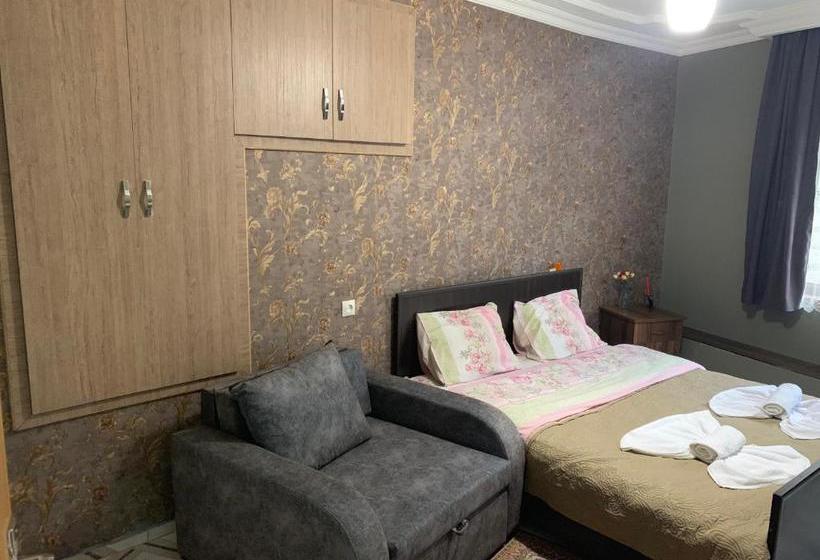 پانسیون Tamarioni