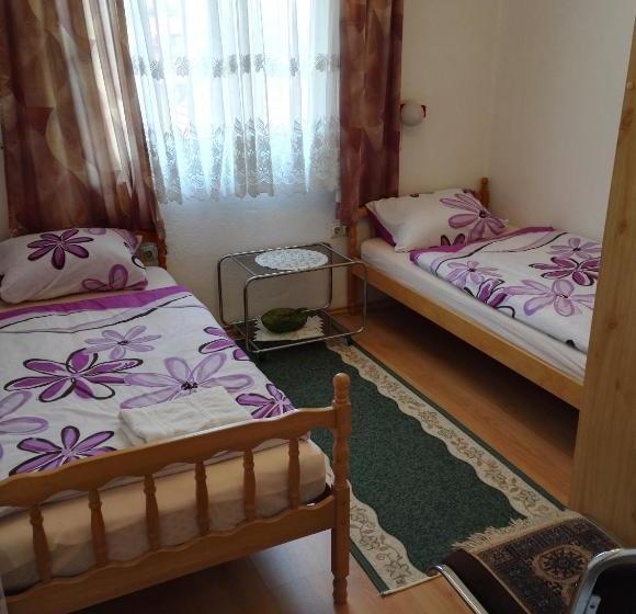 هاستل Prenociste Orhideja