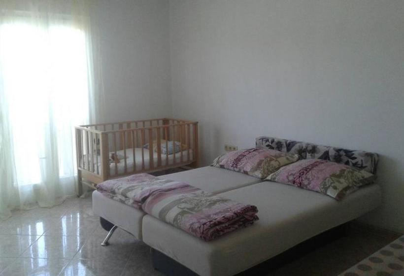 هاستل Prenociste Orhideja