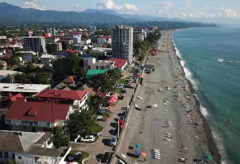 پانسیون Festina Lente