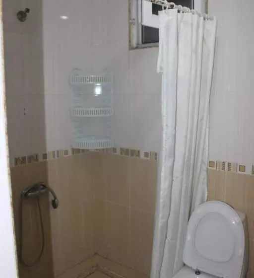 پانسیون Festina Lente