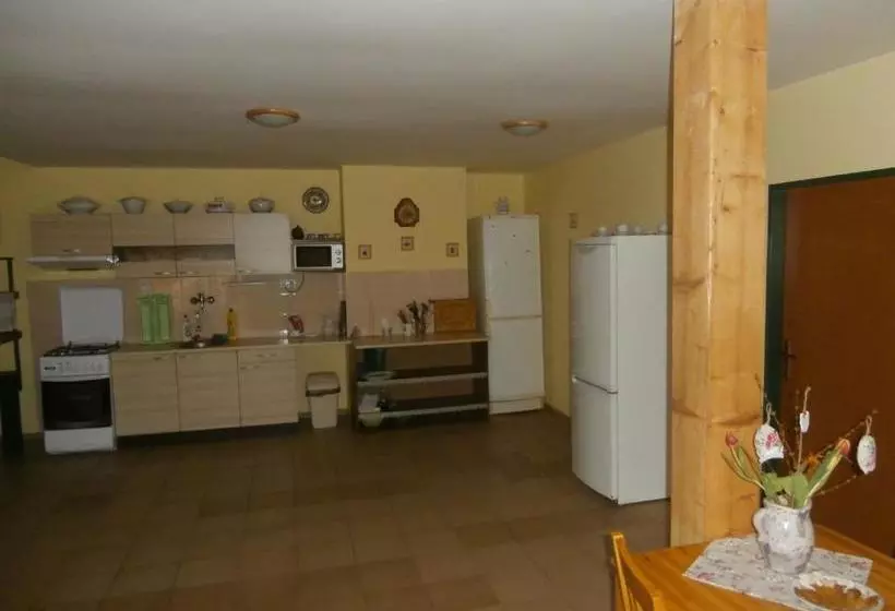 Retkeilymaja Penzion Zemanův Dvůr
