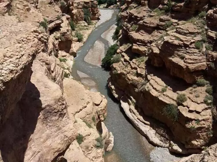 Majatalo Kasbah Izoran