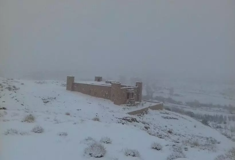 Majatalo Kasbah Izoran