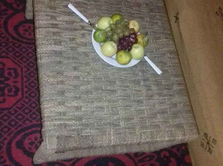 Majatalo Kasbah Izoran