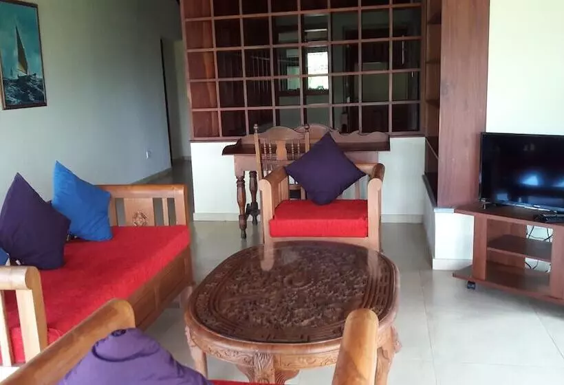 Majatalo Leatherback Beach Villa