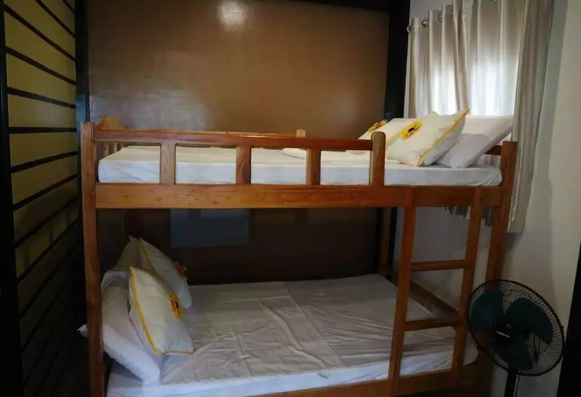 Retkeilymaja Baler Fiore Del Mare