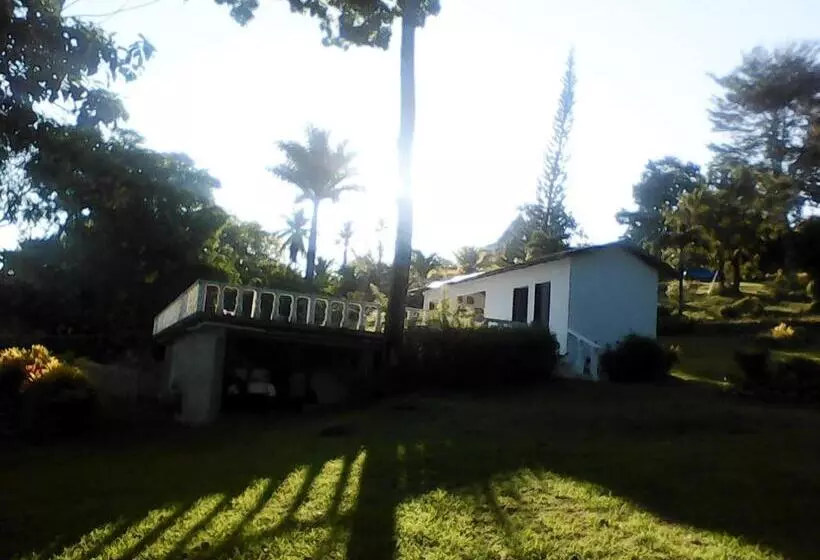 پانسیون Shotover Gardens Estate