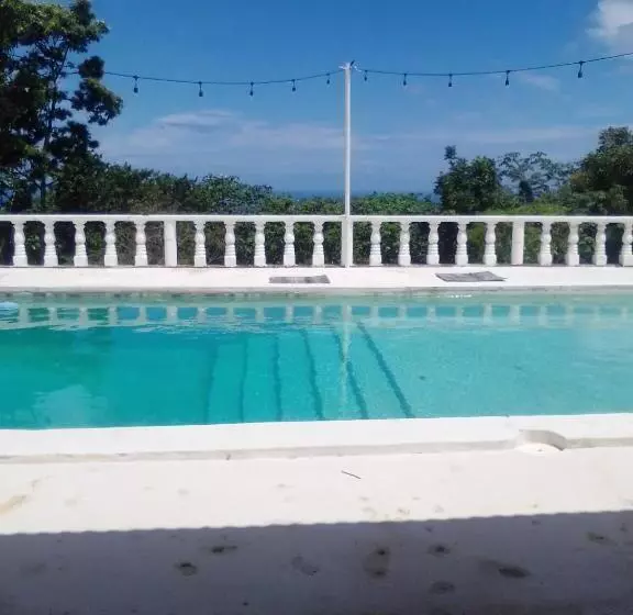 پانسیون Shotover Gardens Estate