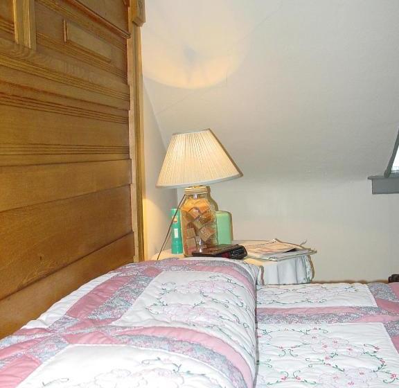 Bed and Breakfast 1786 The Limestone Inn