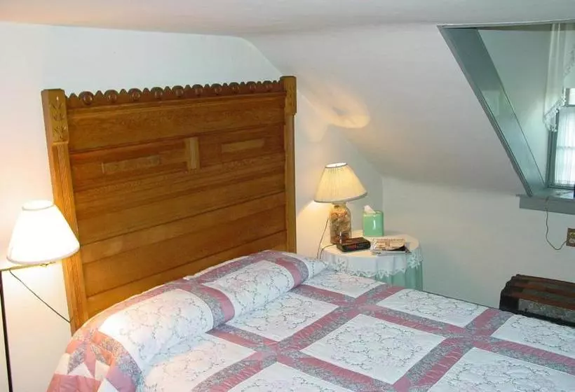 ベッドアンドブレックファースト 1786 The Limestone Inn