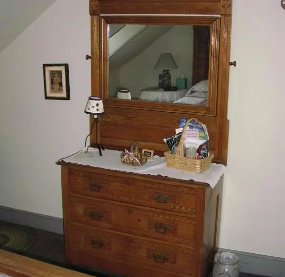 ベッドアンドブレックファースト 1786 The Limestone Inn