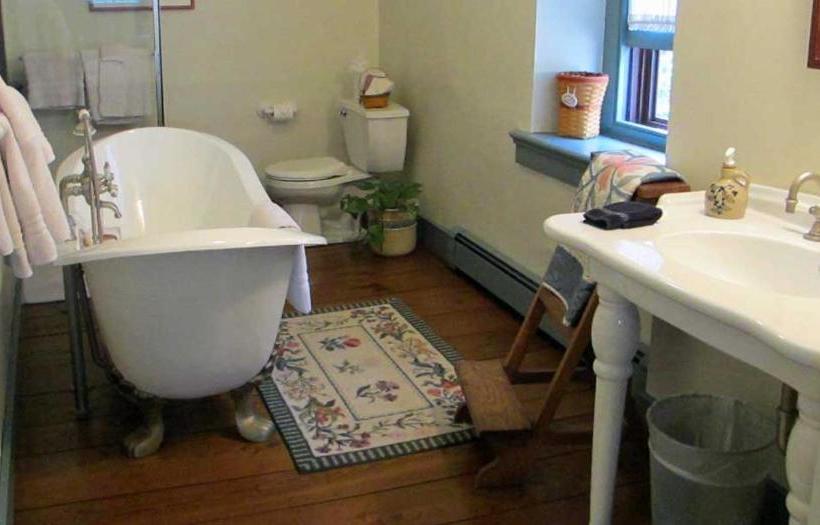 Bed and Breakfast 1786 The Limestone Inn