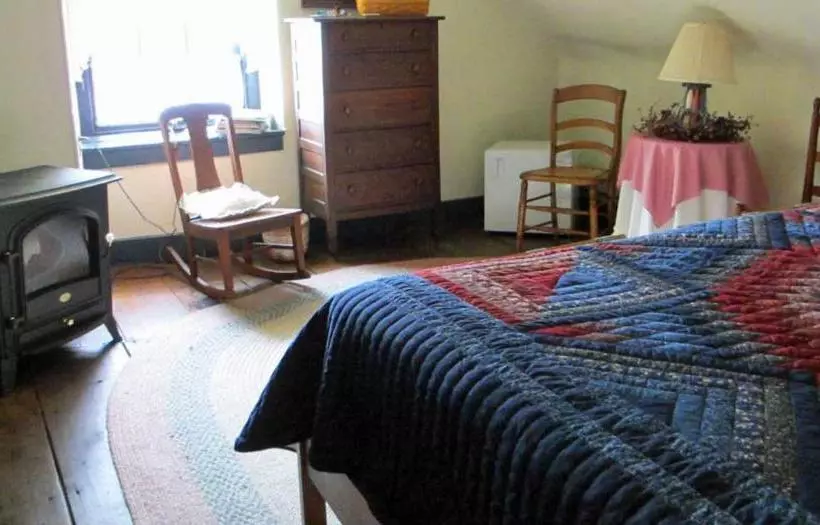 ベッドアンドブレックファースト 1786 The Limestone Inn