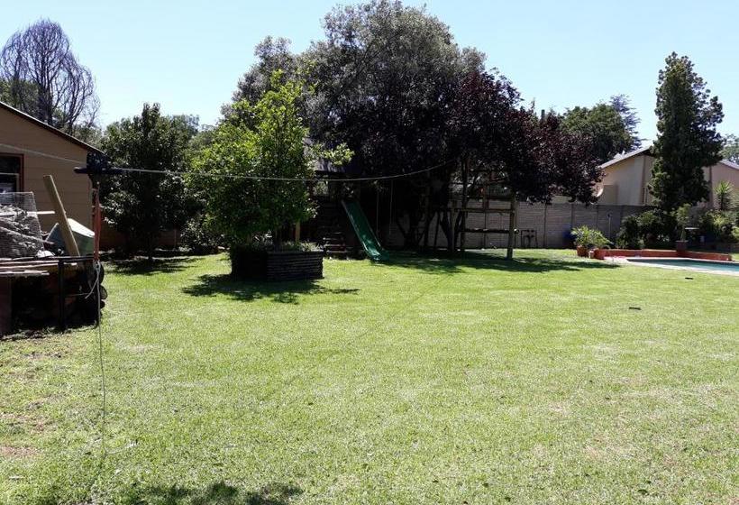 펜션 8 Ibis Lane Guest House