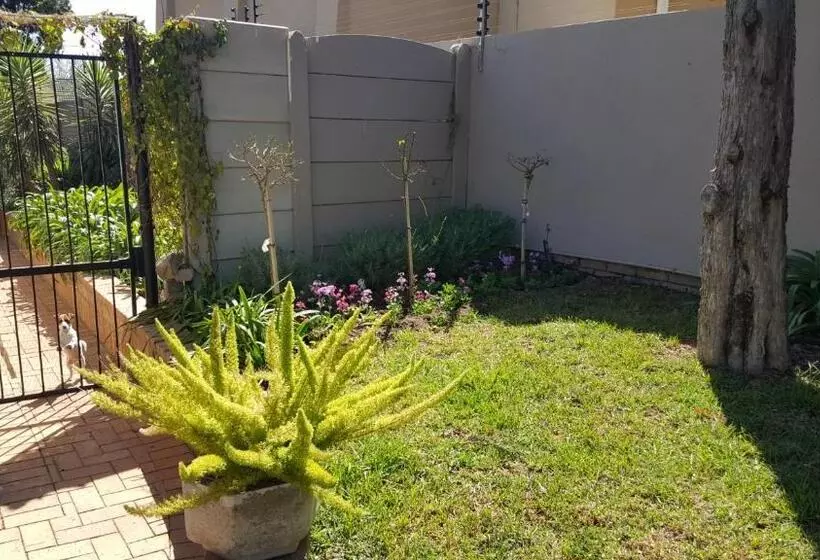Majatalo 8 Ibis Lane Guest House