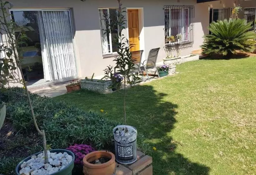 Majatalo 8 Ibis Lane Guest House