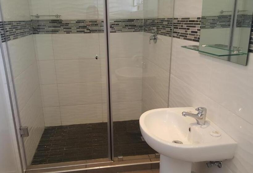 펜션 8 Ibis Lane Guest House