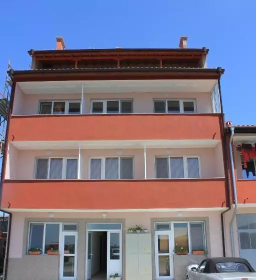 Majatalo Guest House Kolev 2