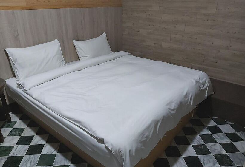 هاستل 貴族旅社 宜蘭縣旅館095號