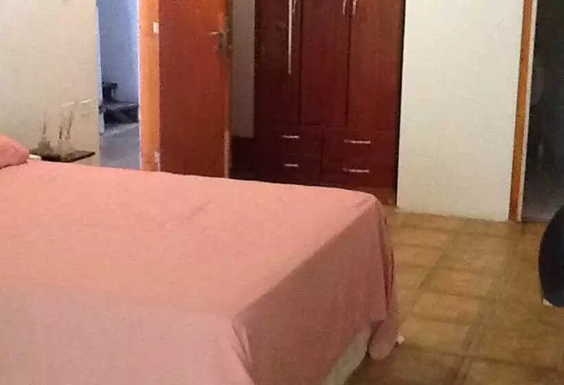 Hotelli Hostal Atix