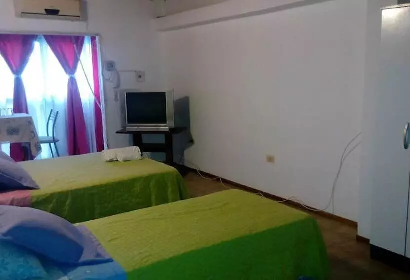 Hotelli Hostal Atix