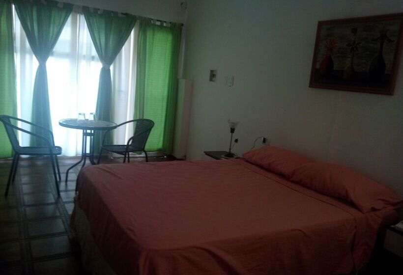 Szálloda Hostal Atix