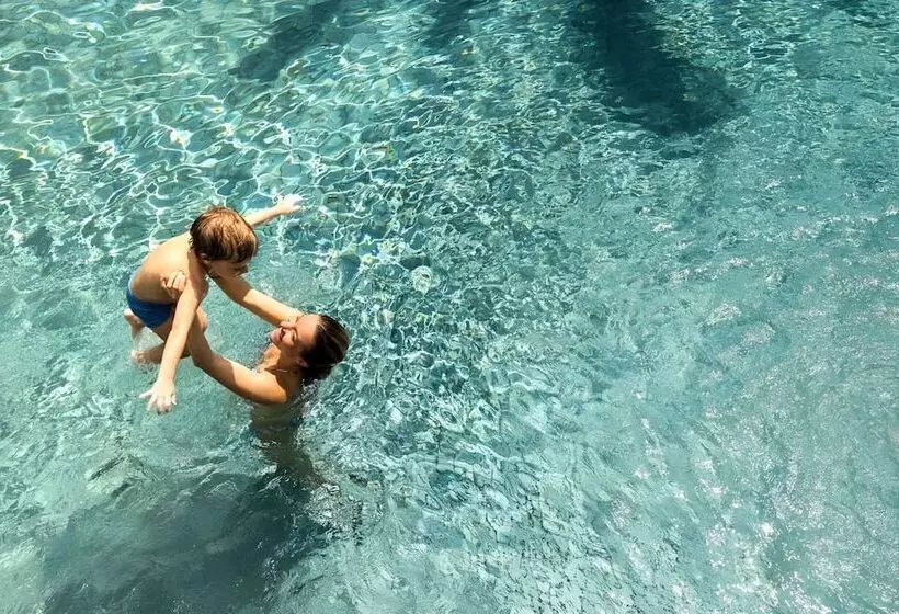 Largo Resort