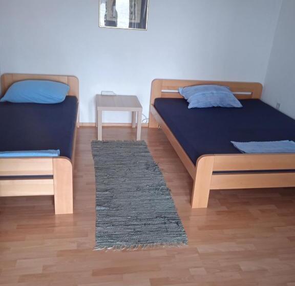 پانسیون Apartment And Rooms Barbaric