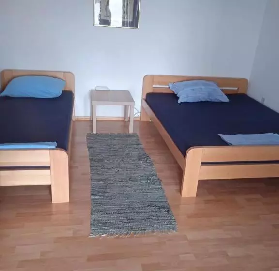 پانسیون Apartment And Rooms Barbaric