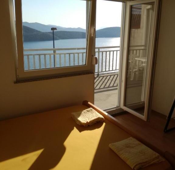 پانسیون Apartment And Rooms Barbaric