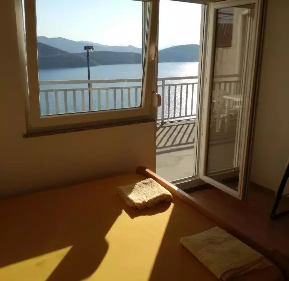 پانسیون Apartment And Rooms Barbaric