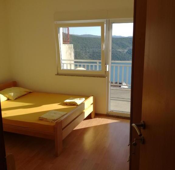 پانسیون Apartment And Rooms Barbaric